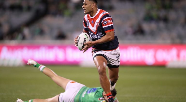 CANBERRA, AUSTRALIA - SEPTEMBER 05: Daniel Tupou of the Roosters runs with the ball during the round 17 NRL match between the Canberra Raiders and the Sydney Roosters at GIO Stadium on September 05, 2020 in Canberra, Australia. (Photo by Mark Kolbe/Getty Images)