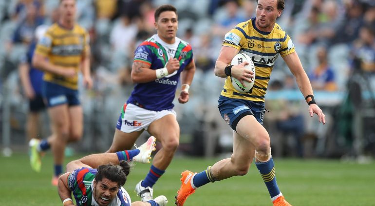 GOSFORD, AUSTRALIA - SEPTEMBER 06: Clinton Gutherson of the Eels runs with the ball during the round 17 NRL match between the New Zealand Warriors and the Parramatta Eels at Central Coast Stadium on September 06, 2020 in Gosford, Australia. (Photo by Mark Kolbe/Getty Images)