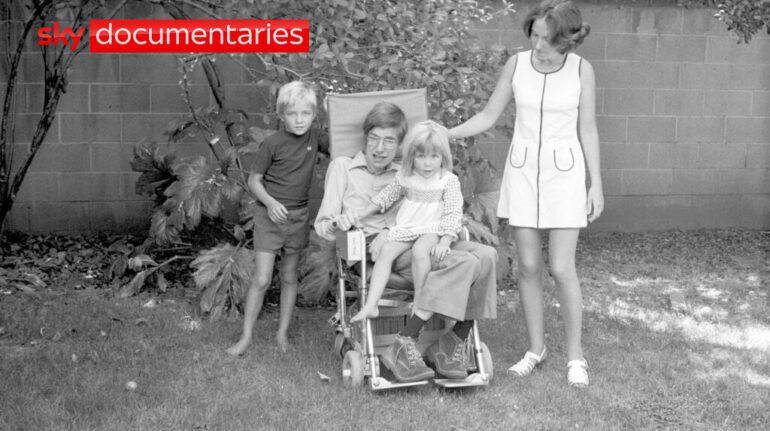 SKY-SHOWCASE_Hawking