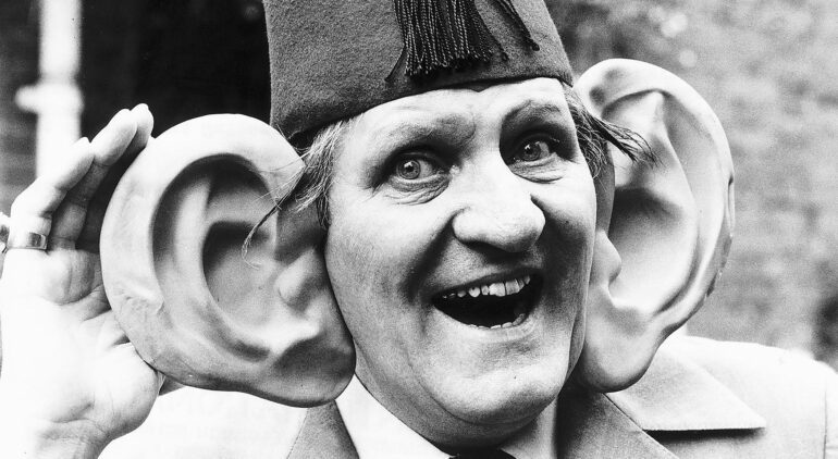 5SELECT_TOMMY-COOPER